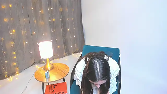 YvonneRobes online show from 12-20-25, 11:50