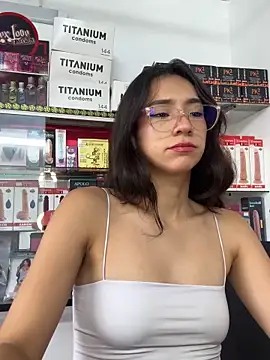 lunaluxury22 online show from 02-16-26, 01:51