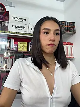 lunaluxury22 online show from 03-09-26, 01:48