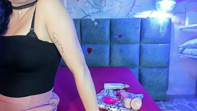 Victoria01  online show from 02-17-26, 03:03