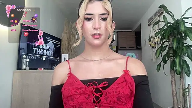 Snapshot of isa_fox_23 chatting on 03-29-26, 01:11 isa fox 23 online show from 03-29-26, 01:11