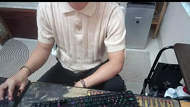 Snapshot of battman4488 chatting on 01-06-26, 10:19 battman4488 online show from 01-06-26, 10:19