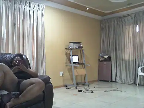 Snapshot of Caramel-goddess18 chatting on 12-19-25, 12:45 Caramel-goddess18 online show from 12-19-25, 12:45