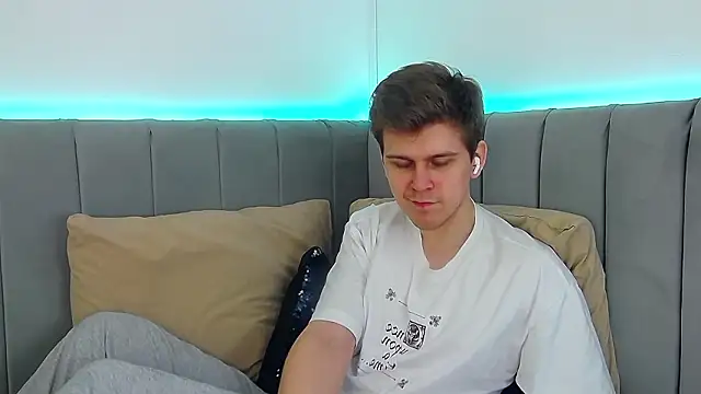 NickJohnas online show from 01-17-26, 03:33