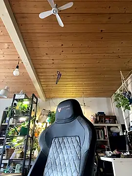 YoursxTruly online show from 01-14-26, 10:54