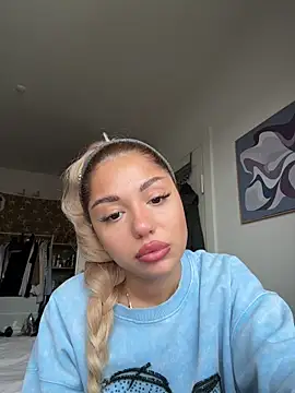 SilkyMira online show from 12-15-25, 10:41