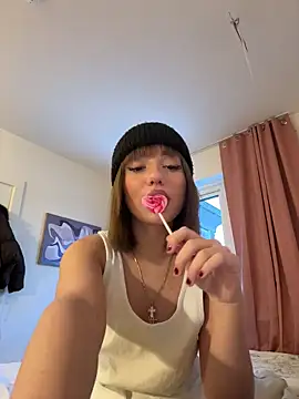 SilkyMira online show from 01-12-26, 02:44