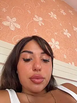 Snapshot of SilkyMira chatting on 06-25-26, 11:26 SilkyMira online show from 06-25-26, 11:26