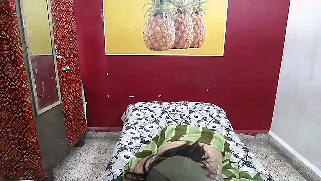 Lovelycouple25 online show from 04-18-26, 06:06