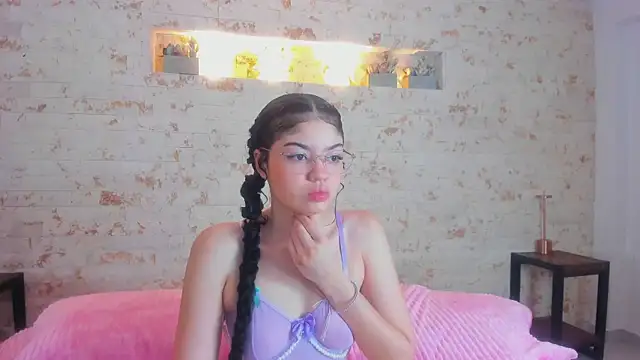 chloe cortez online show from 05-23-26, 10:19