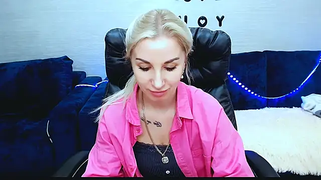 Hanna--Sweet online show from 12-15-25, 04:00