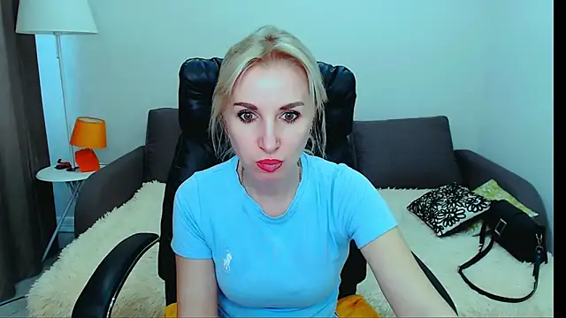 Hanna--Sweet online show from 05-06-26, 10:31