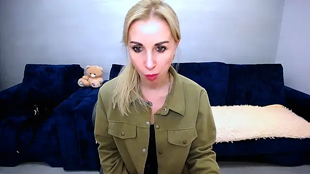 Hanna--Sweet online show from 05-17-26, 03:19