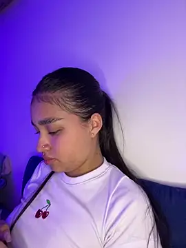 Iam samanthaaa online show from 12-21-25, 04:30