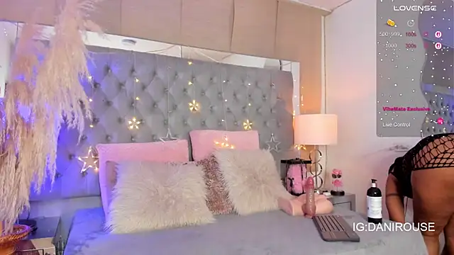 Danirouse online show from 01-18-26, 03:43