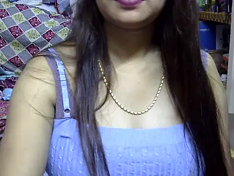 hot-riyaaa online show from 05-08-26, 12:32