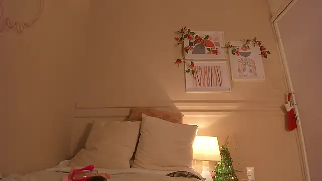  emily  st online show from 12-19-25, 02:24