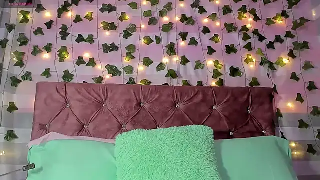 Ayla-marttinez online show from 04-19-26, 12:33