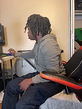 YourLittleBoyfriend online show from 02-25-26, 04:05