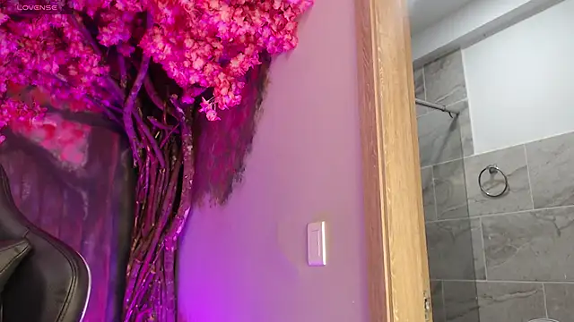 marahanson  online show from 01-08-26, 02:41