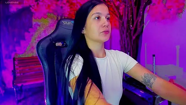 marahanson  online show from 01-11-26, 02:22