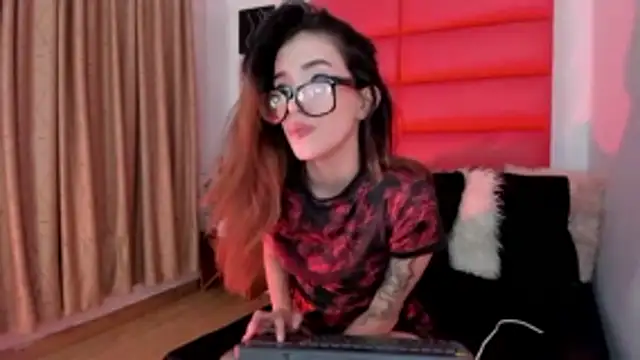 Oliviamonroex18 online show from 02-20-26, 09:04