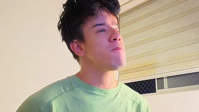 maxxcooper1 online show from 02-05-26, 04:17