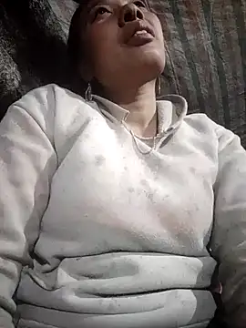 Snapshot of baby8822 chatting on 12-20-25, 12:01 baby8822 online show from 12-20-25, 12:01