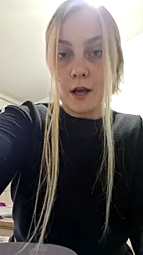 RebeFucksonn online show from 04-18-26, 04:44