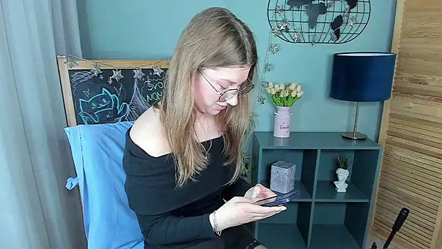 katymeaw online show from 05-20-26, 01:45