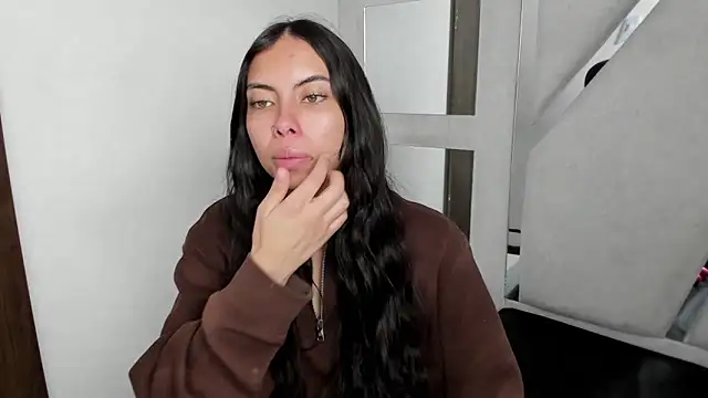 Alana Hotterr online show from 01-18-26, 05:00