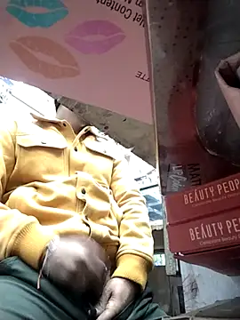 Snapshot of mohit08desi chatting on 12-22-25, 11:40 mohit08desi online show from 12-22-25, 11:40