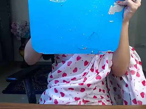 Shy nivi online show from 04-18-26, 08:09