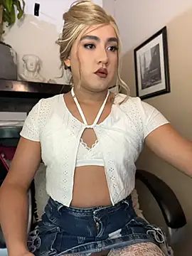 Snapshot of TaylorSweetI chatting on 08-07-26, 10:17 TaylorSweetI online show from 08-07-26, 10:17