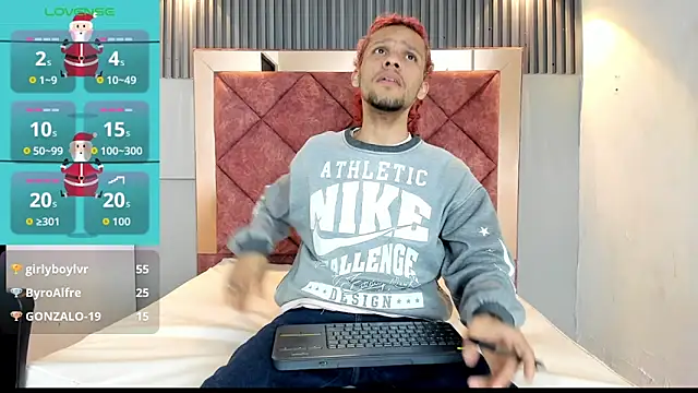 Snapshot of TAYSON_SCOTT chatting on 01-07-26, 01:08 TAYSON SCOTT online show from 01-07-26, 01:08