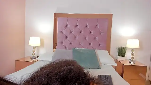 zenda bianchi online show from 01-10-26, 07:04