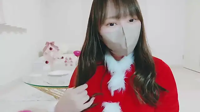 Snapshot of yuyuchan__ chatting on 12-22-25, 11:07 yuyuchan online show from 12-22-25, 11:07