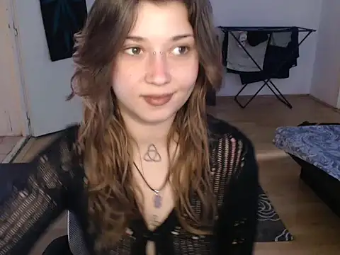 Snapshot of AlienforTwenty chatting on 01-11-26, 08:08 AlienforTwenty online show from 01-11-26, 08:08