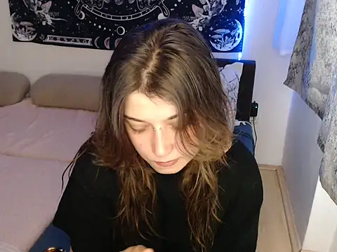 Snapshot of AlienforTwenty chatting on 01-13-26, 11:26 AlienforTwenty online show from 01-13-26, 11:26