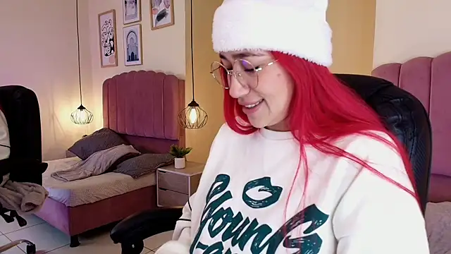 Snapshot of Celestee15_ chatting on 12-22-25, 11:29 Celestee15 online show from 12-22-25, 11:29