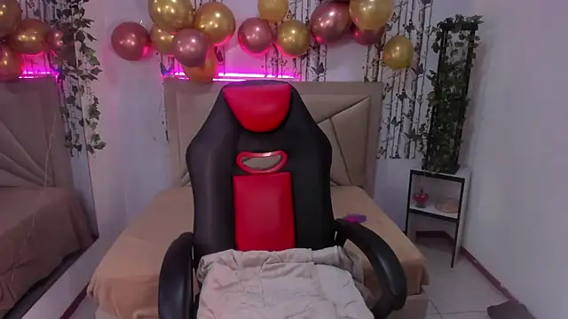 valeria dark  online show from 04-15-26, 08:53