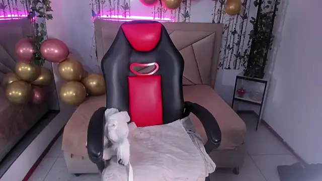 valeria dark  online show from 04-21-26, 01:42