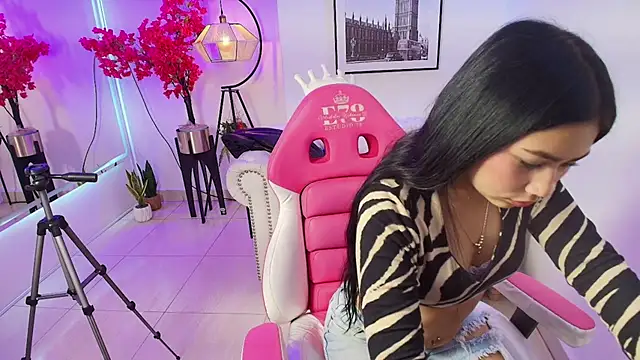 Carolina cherry online show from 01-12-26, 11:48