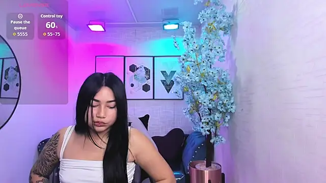Snapshot of Carolina_cherry chatting on 05-14-26, 12:56 Carolina cherry online show from 05-14-26, 12:56