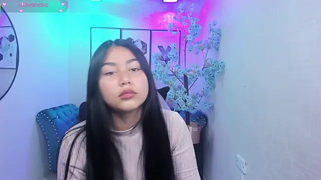 Carolina cherry online show from 06-13-26, 12:47