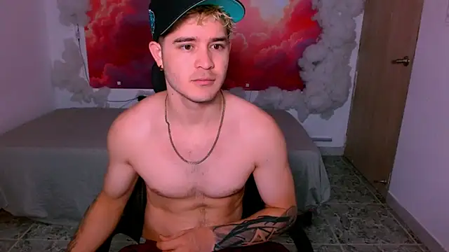 RayanLynxx online show from 12-17-25, 07:09