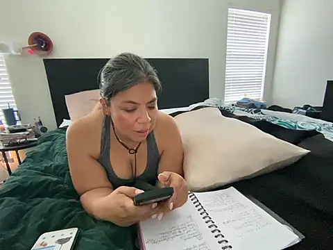 BettyWhispers online show from 04-09-26, 06:46