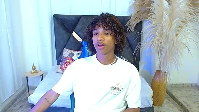 angelll18  online show from 02-10-26, 08:35