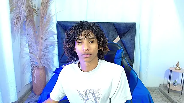 angelll18  online show from 06-09-26, 08:31