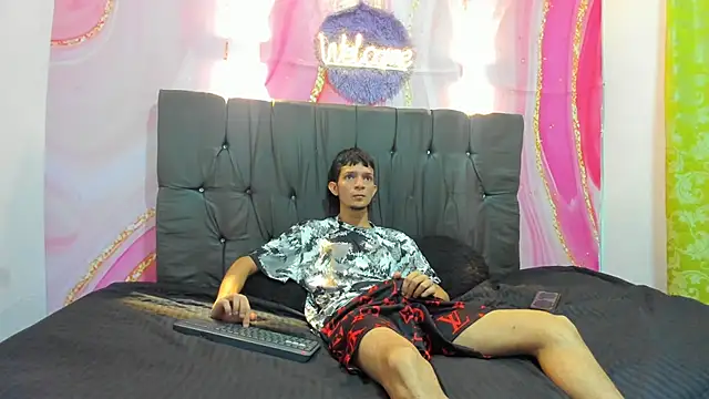 Straight Guy22 online show from 01-11-26, 04:06